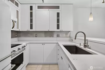 1323 Boren Avenue #212, Seattle, WA 98101 - Photo 10