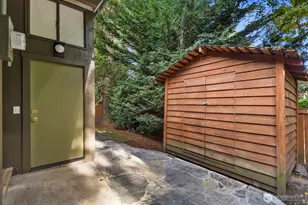 4215 Island Crest Way, Mercer Island, WA 98040 - Photo 40