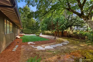 4215 Island Crest Way, Mercer Island, WA 98040 - Photo 38