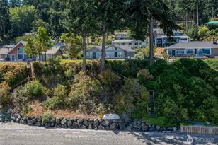 344 Marine Dr, Coupeville, WA 98239 - Photo 1