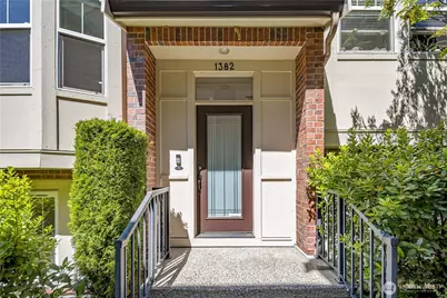 1382 Chelssea Walk NE, Issaquah, WA 98029 - Photo 2