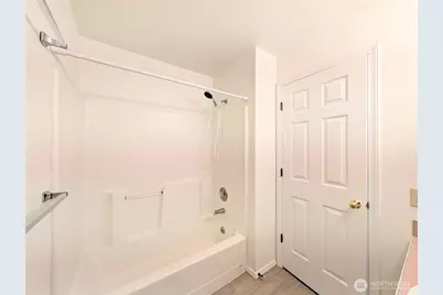 5261 Brooklyn Avenue NE #202, Seattle, WA 98105 - Photo 10