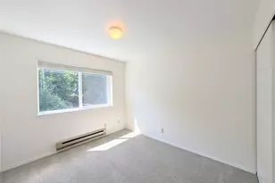 5261 Brooklyn Ave NE, Seattle, WA 98105 - Photo 14