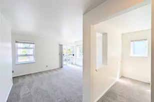 5261 Brooklyn Ave NE, Seattle, WA 98105 - Photo 4