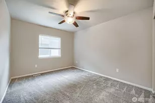 23511 Tahoma Pl, Black Diamond, WA 98010 - Photo 20