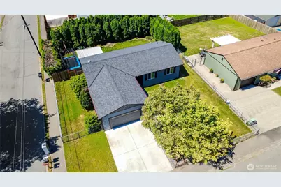 128 Glacier Avenue S, Pacific, WA 98047 - Photo 24