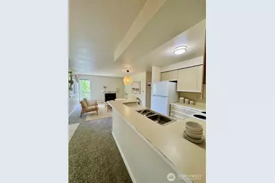 12026 15th Avenue NE #304, Seattle, WA 98125 - Photo 16