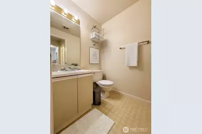 12026 15th Avenue NE #304, Seattle, WA 98125 - Photo 8