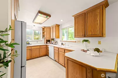 1107 Sequalish Street, Steilacoom, WA 98388 - Photo 6