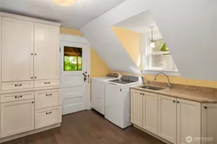 708 W Prospect St, Seattle, WA 98119 - Photo 24