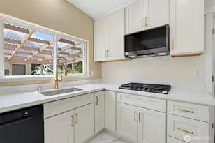 18625 SE 213th St, Renton, WA 98058 - Photo 12