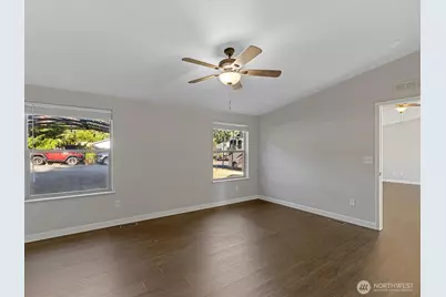 7883 San Juan Ave, Clinton, WA 98236 - Photo 24