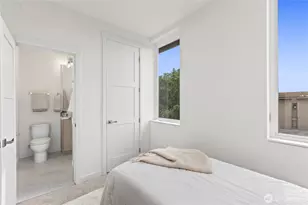 2328 D Franklin Ave E, Seattle, WA 98102 - Photo 24