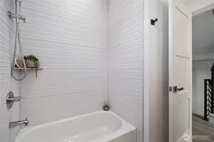 2328 D Franklin Ave E, Seattle, WA 98102 - Photo 32