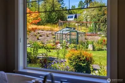 1076 12th Avenue, Fox Island, WA 98333 - Photo 28