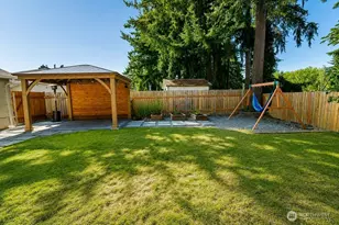 2465 24th St SE, Auburn, WA 98002 - Photo 10