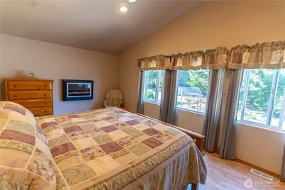 11510 Snowcap Lane SE, Rainier, WA 98576 - Photo 30