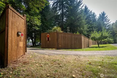 11510 Snowcap Lane SE, Rainier, WA 98576 - Photo 6