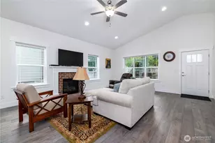 40 E Cedarland Ln, Allyn, WA 98524 - Photo 6