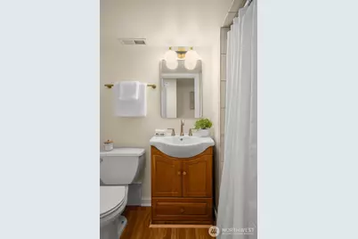2456 3rd Avenue W, Seattle, WA 98119 - Photo 20