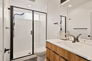 8815 Interlake Ave N, Seattle, WA 98103 - Photo 16