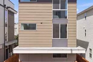 8815 Interlake Ave N, Seattle, WA 98103 - Photo 2