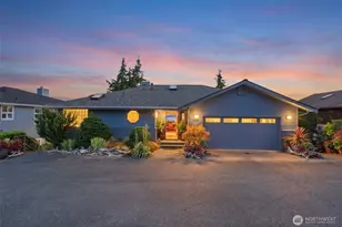 1010 1st Ln, Mukilteo, WA 98275 - Photo 2