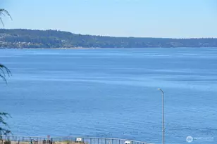 1010 1st Ln, Mukilteo, WA 98275 - Photo 1