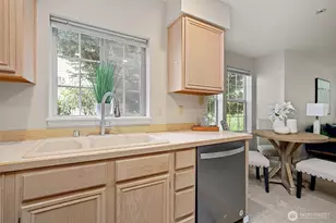 2560 118th Ave SE, Bellevue, WA 98005 - Photo 10