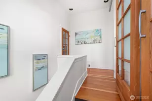 360 Howe St, Seattle, WA 98109 - Photo 18