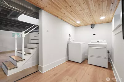 360 Howe Street, Seattle, WA 98109 - Photo 30