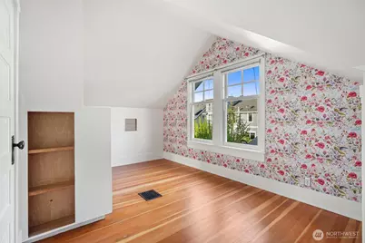 360 Howe Street, Seattle, WA 98109 - Photo 24