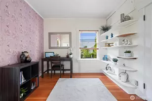 360 Howe St, Seattle, WA 98109 - Photo 14