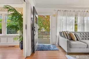 360 Howe St, Seattle, WA 98109 - Photo 32