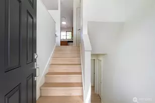 9420 7th Ave SW, Seattle, WA 98106 - Photo 2