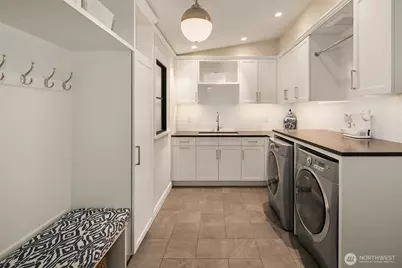 2017 Parkside Drive E, Seattle, WA 98112 - Photo 18