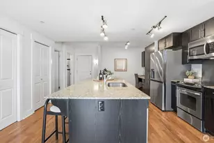699 John St, Seattle, WA 98109 - Photo 6