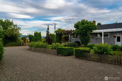 354 W Badger Road, Lynden, WA 98264 - Photo 2