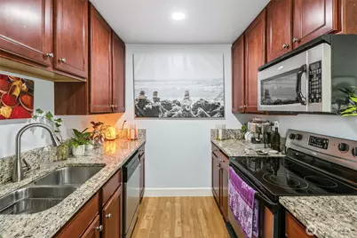 2514 57th Avenue SW #203, Seattle, WA 98116 - Photo 10