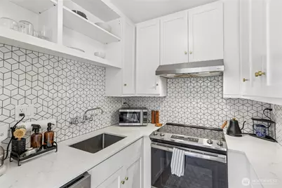 2634 Franklin Avenue E #304, Seattle, WA 98102 - Photo 10
