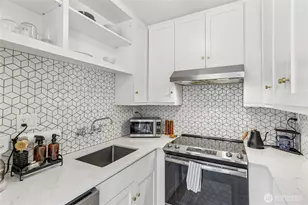 2634 Franklin Ave E, Seattle, WA 98102 - Photo 10