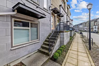 964 7th Avenue NE #2.4, Issaquah, WA 98029 - Photo 2