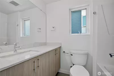 12516 15th Avenue NE #A, Seattle, WA 98125 - Photo 10