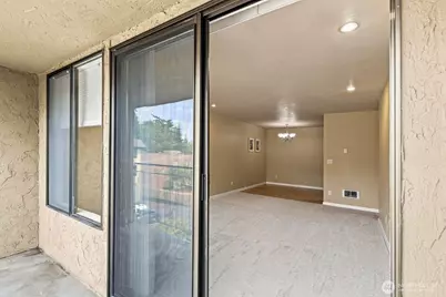 750 N 143rd Street #310, Seattle, WA 98133 - Photo 10