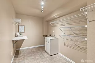 750 N 143rd St, Seattle, WA 98133 - Photo 18