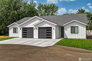 1037 SE Date Ave, College Place, WA 99324 - Photo 2
