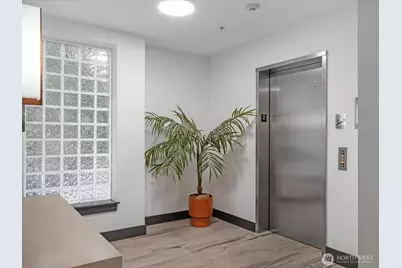 655 W Crockett Street #A202, Seattle, WA 98109 - Photo 30