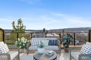 655 W Crockett St, Seattle, WA 98109 - Photo 2