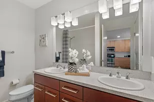 655 W Crockett St, Seattle, WA 98109 - Photo 16