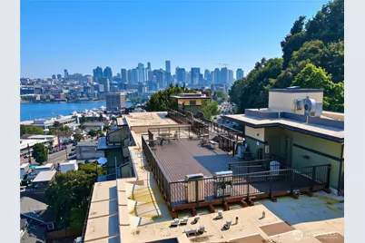 655 W Crockett Street #A202, Seattle, WA 98109 - Photo 40